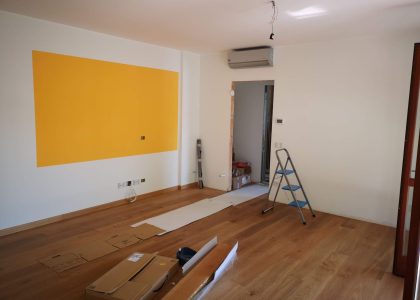 Comment coller du lino sur de la moquette
