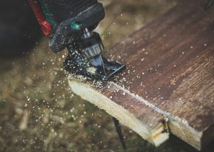 Quelle lame de scie sauteuse pour couper du parquet stratifié ?
