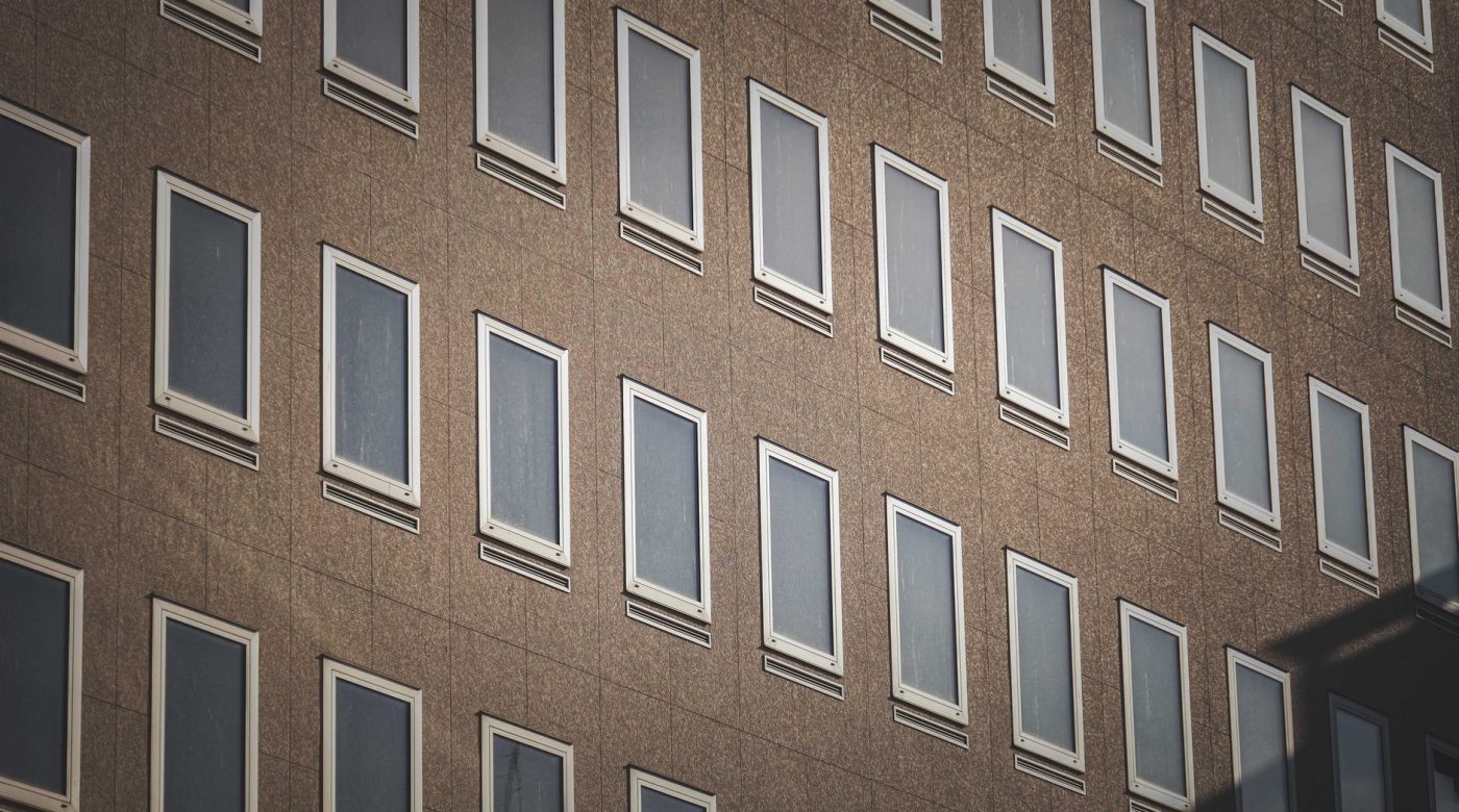 Comment enlever un film protecteur cuit par le soleil ?